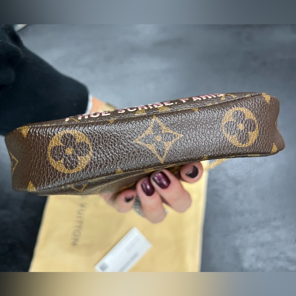 🆕💞👜Louis Vuitton👜💞✨LIMITED EDITION✨Affiche Mini Pochette - Picture 3 of 6